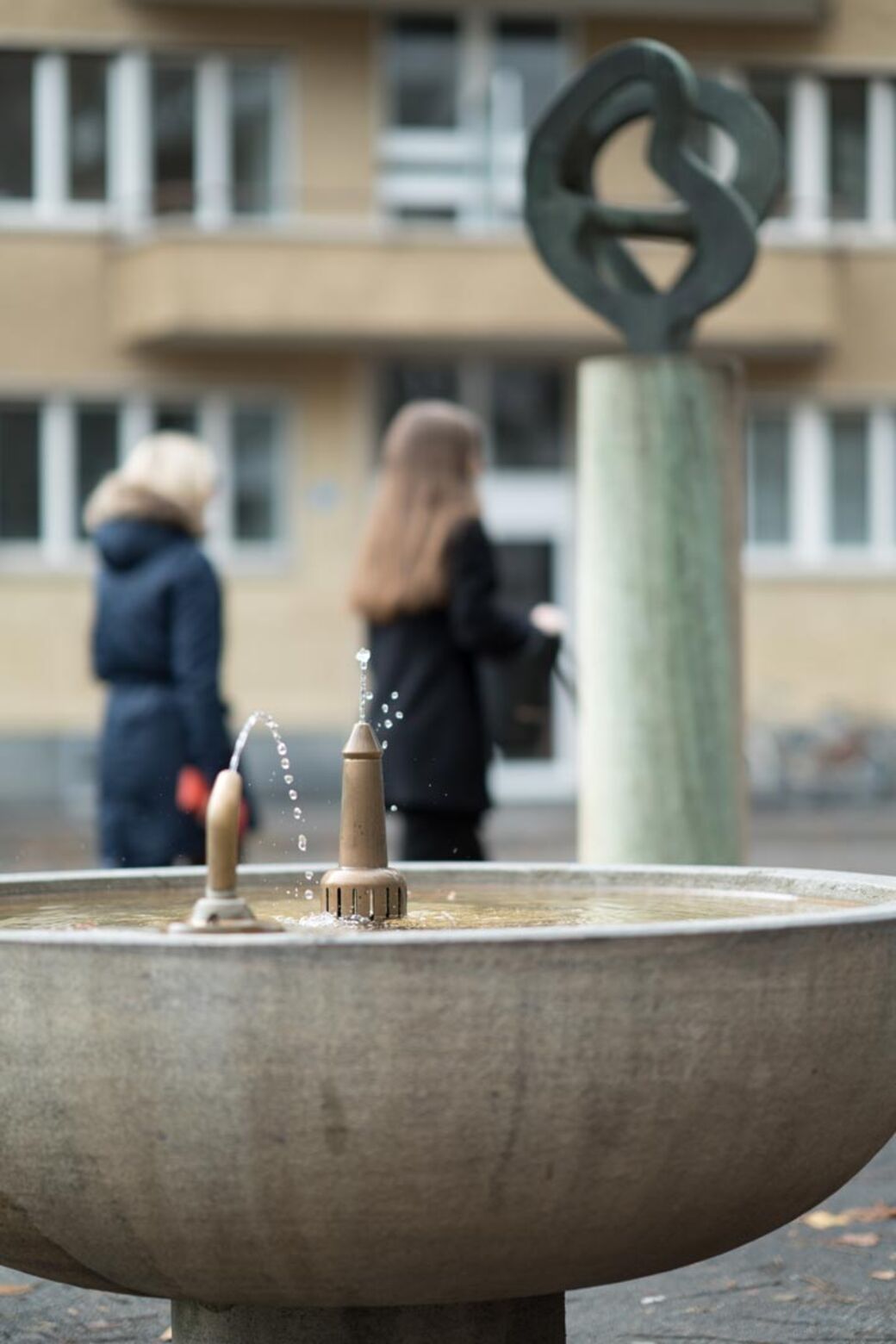 carolina sobrino recommends penis water fountain pic