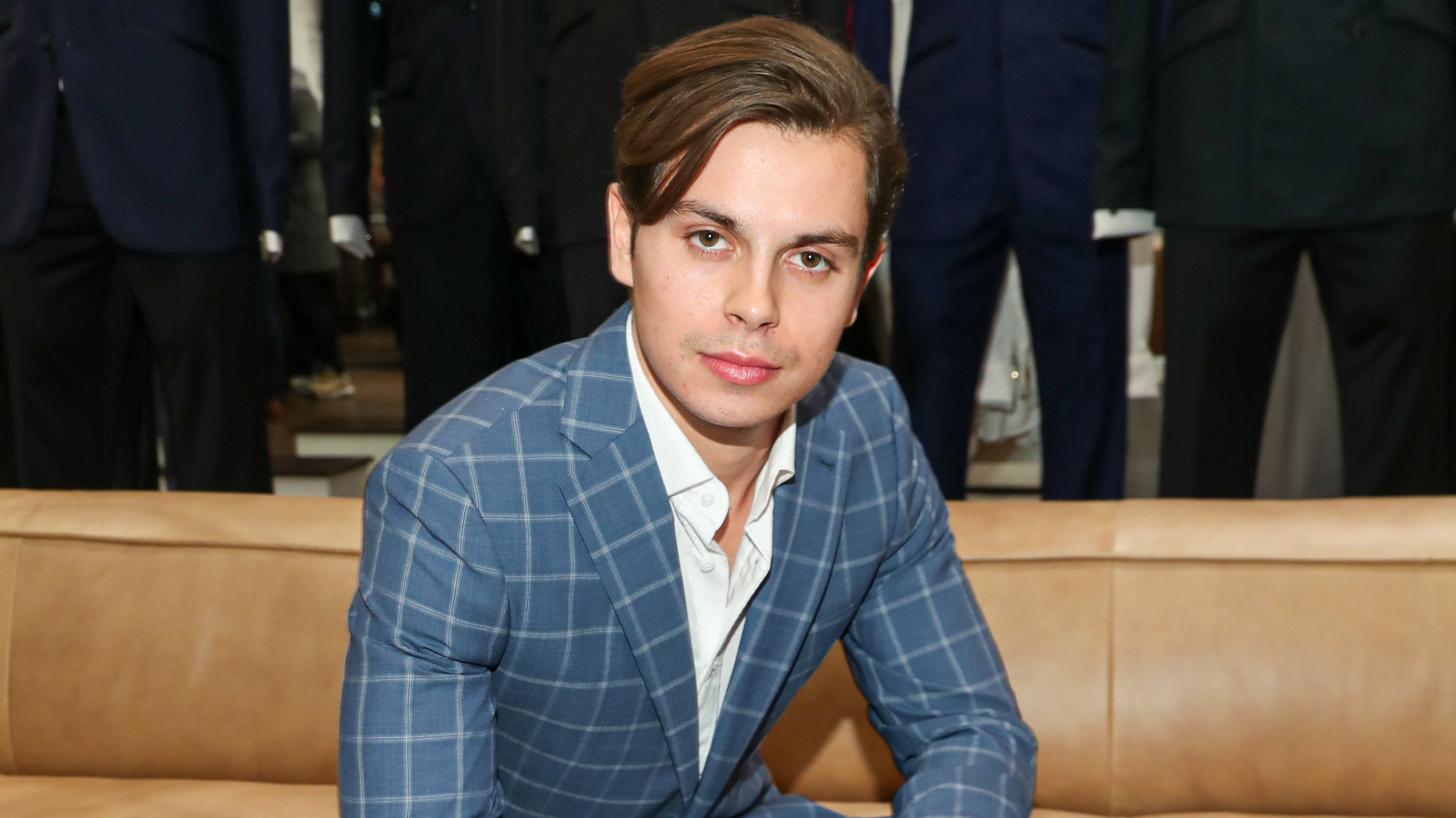 dan bedo recommends Jake T Austin Dui