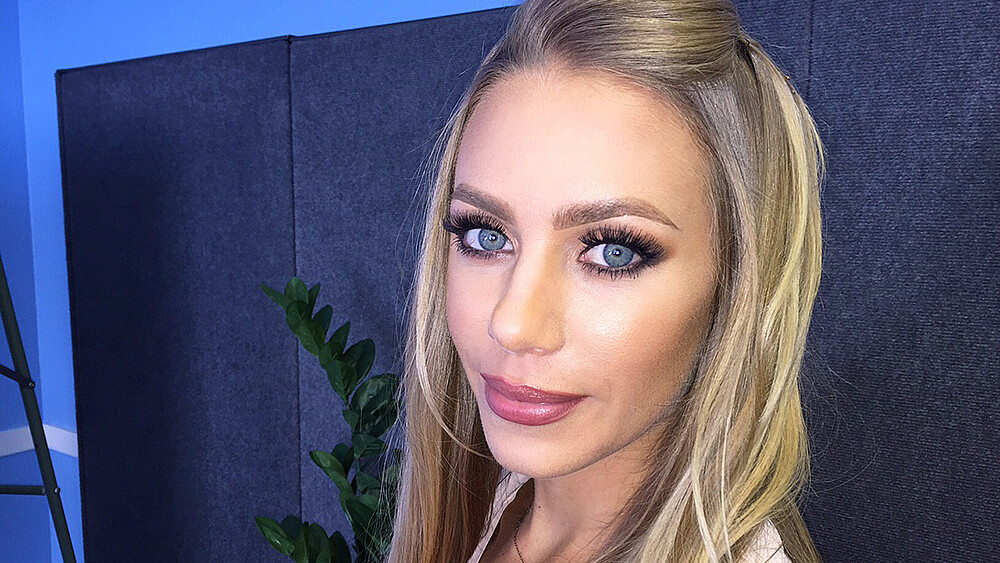 clare belford recommends nicole aniston vr porn pic