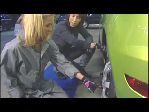 Kelly Ripa Tire Change girls kaitlyn