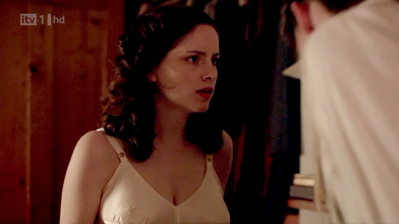 asmi jain share sophie rundle tits photos