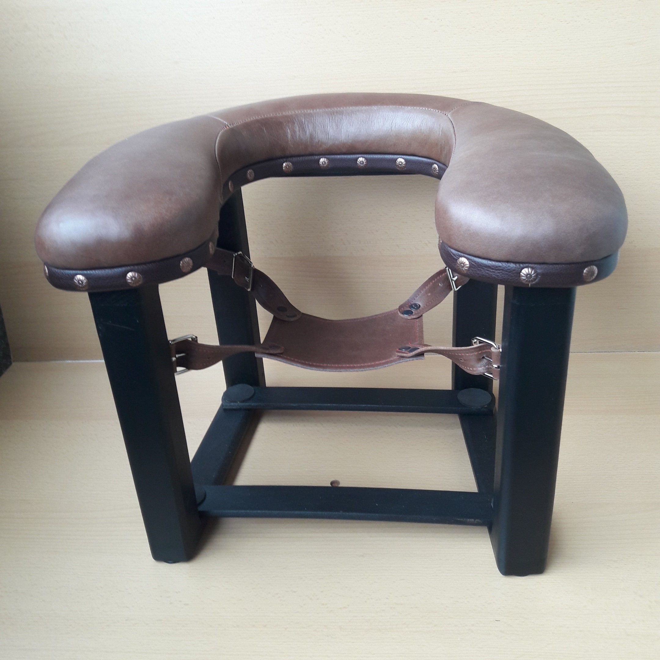 annie vinson recommends queening stool pic