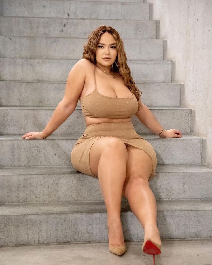 ahmed lutfi recommends Curvy Chicks Nude