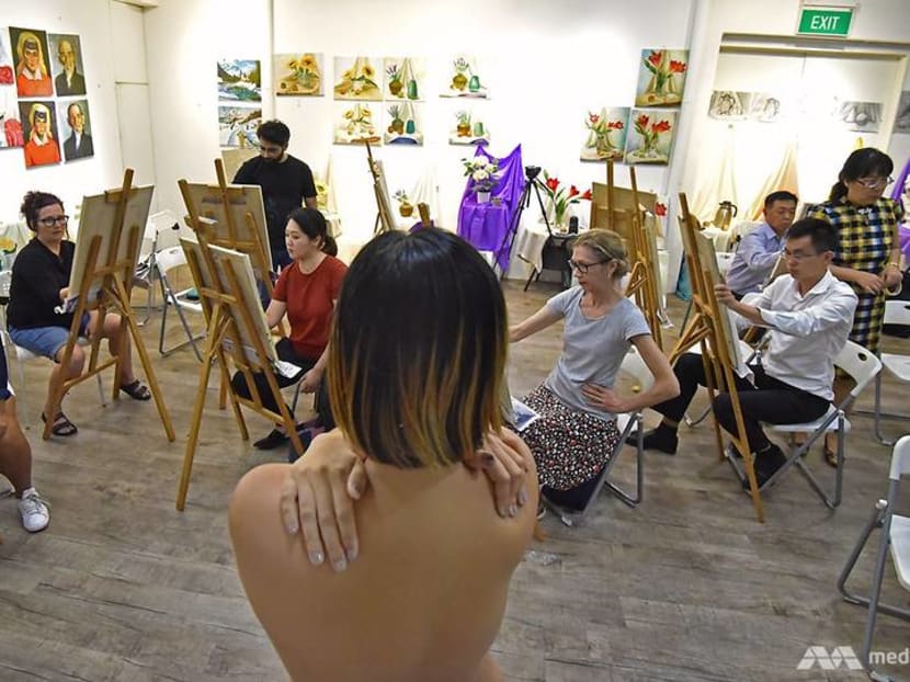 claro resurreccion share naked art class video photos