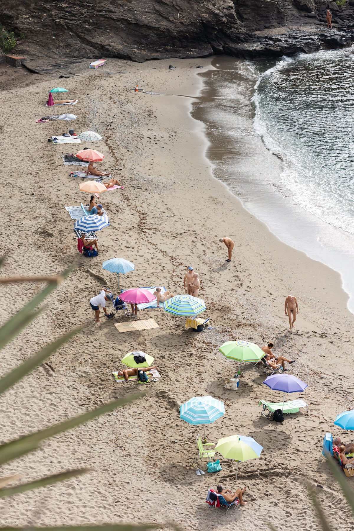 alfred resendez add photo barcelona beach tits