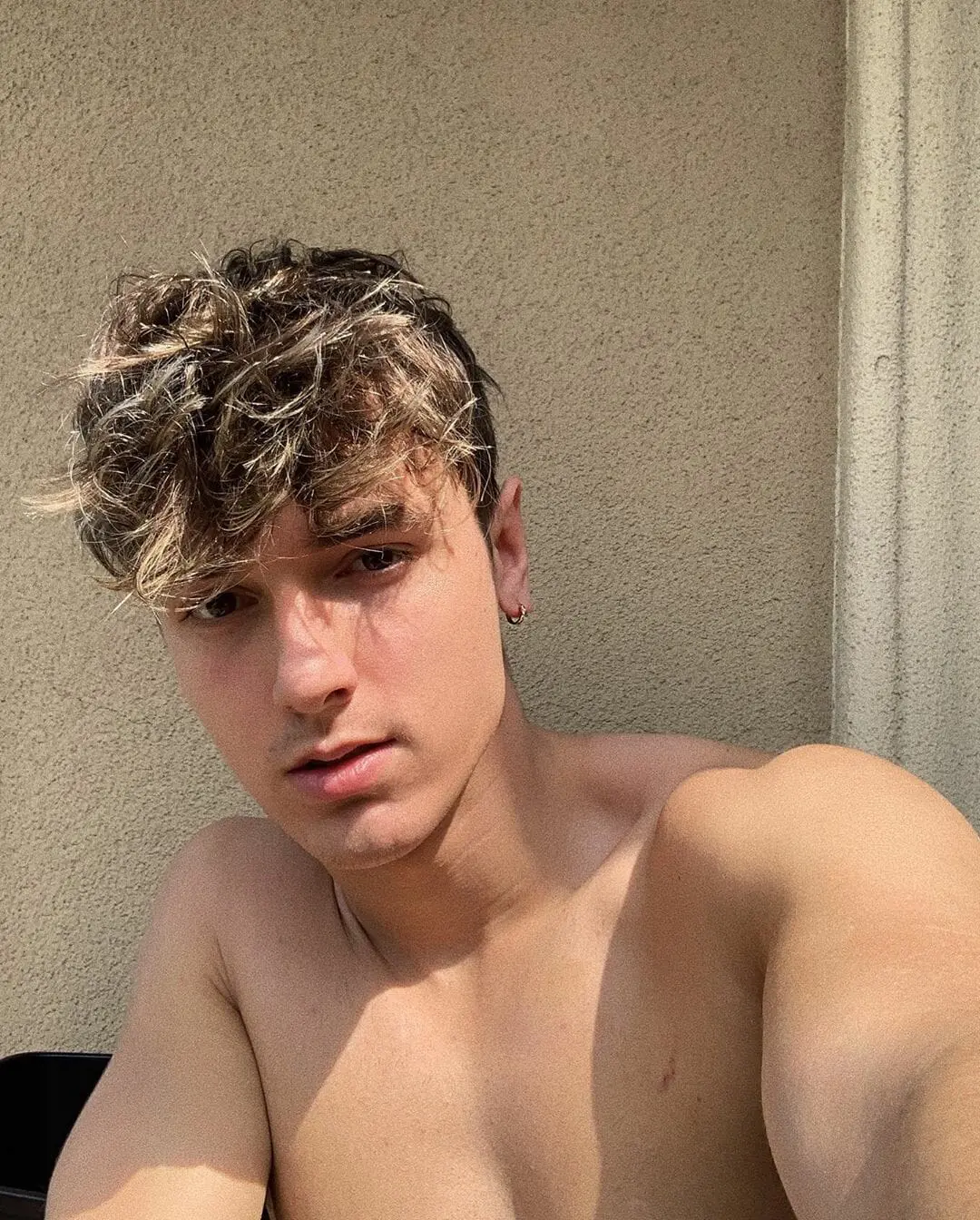 cruz dela recommends Famous Youtubers Nude