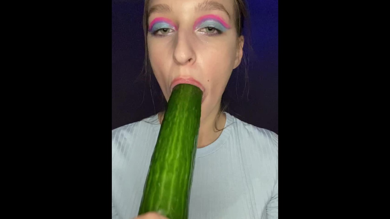 deepthroating cucumber