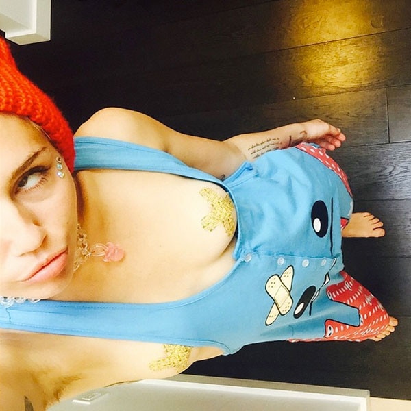 miley cyrus tites