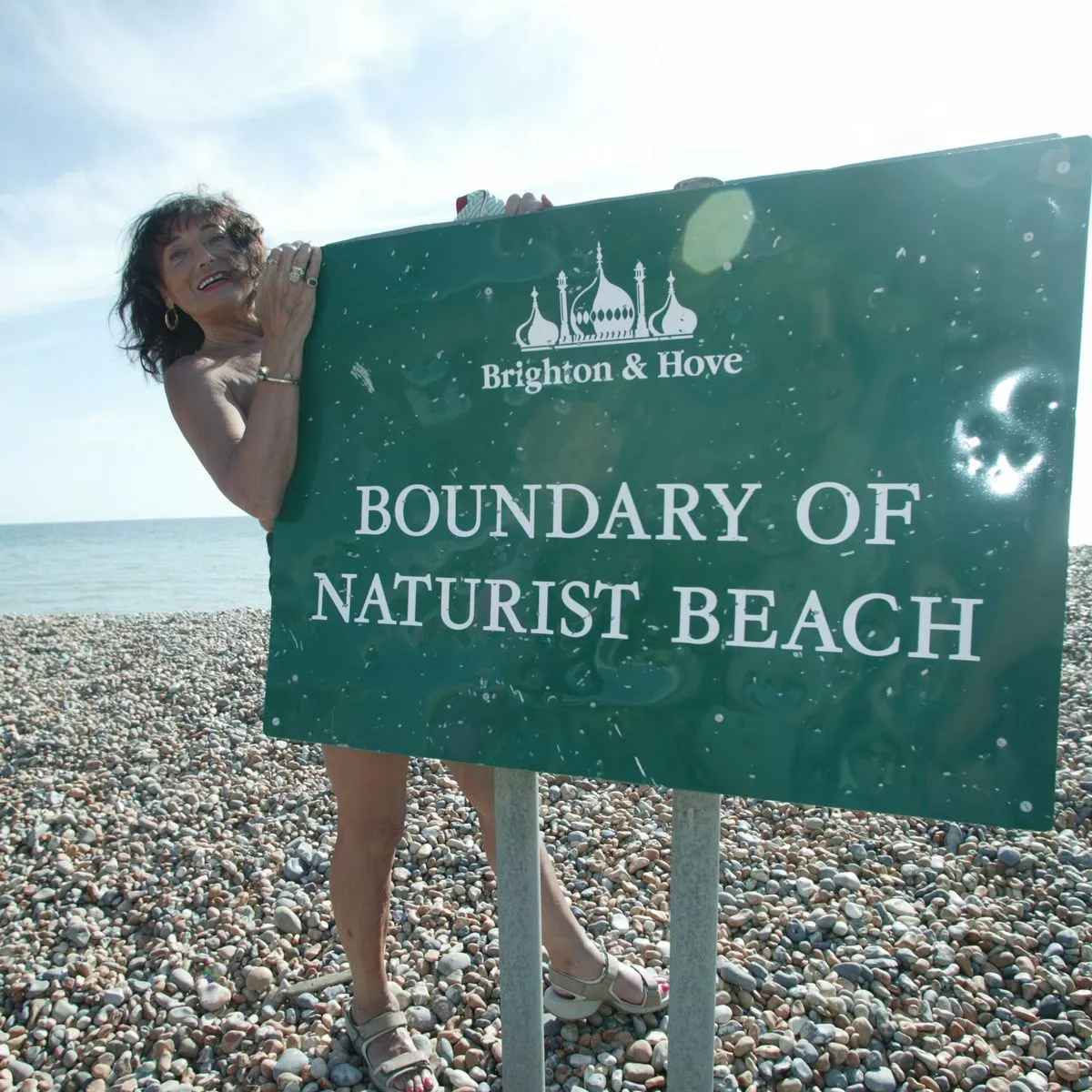 dan carmichael share naked beach hand job photos