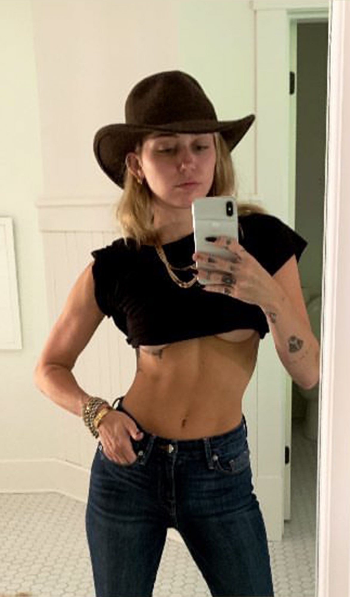 chim punks share miley cyrus hot pictures photos