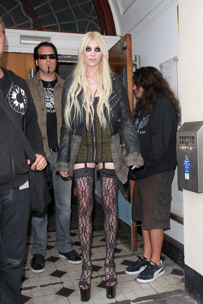 adrian locklear recommends Taylor Momsen Sexy