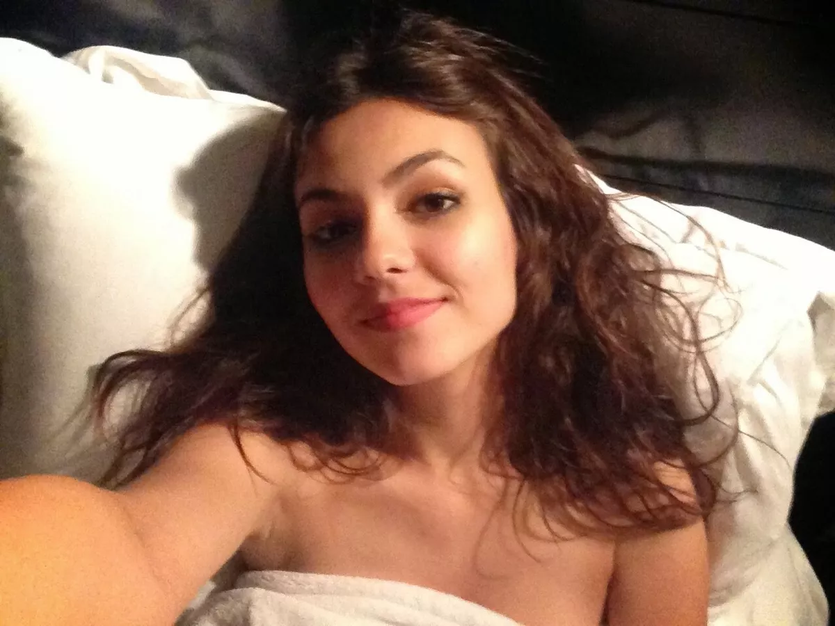 dieba aziz recommends Victoria Justice Naked