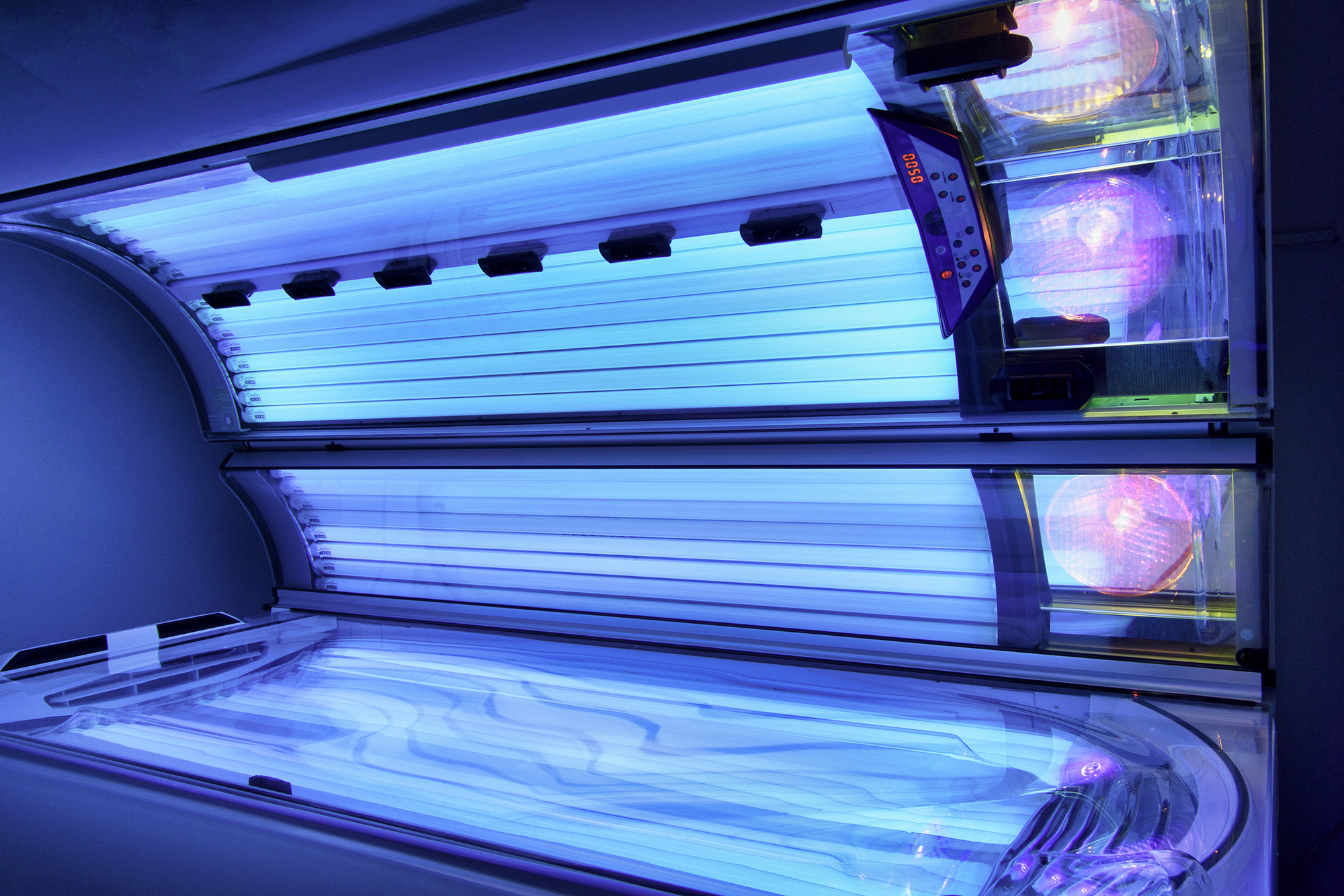 tanning bed naked