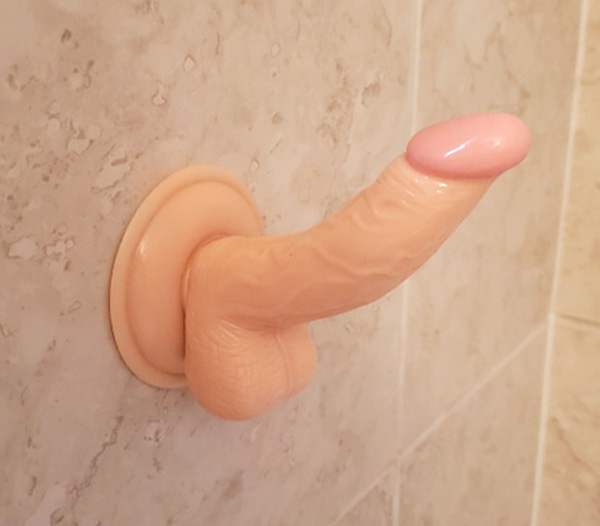 Shower Dildo chicks dancing