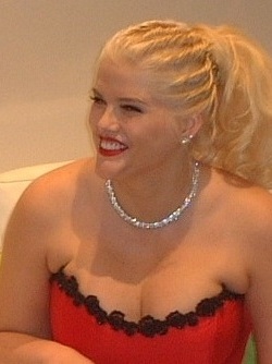 caleb adkins recommends Anna Nicole Smith Bath