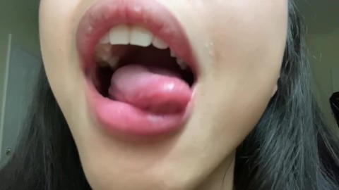 jerkoff in her mouth