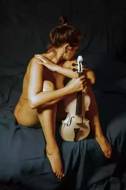 denise gregorio recommends Nude Woman Playing The Violin