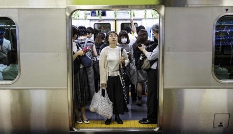 ashwarya singh recommends Japanese Subway Groping