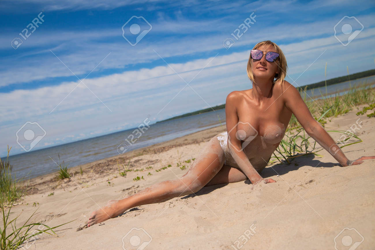 cindy hobby recommends Bare Breasts On The Beach