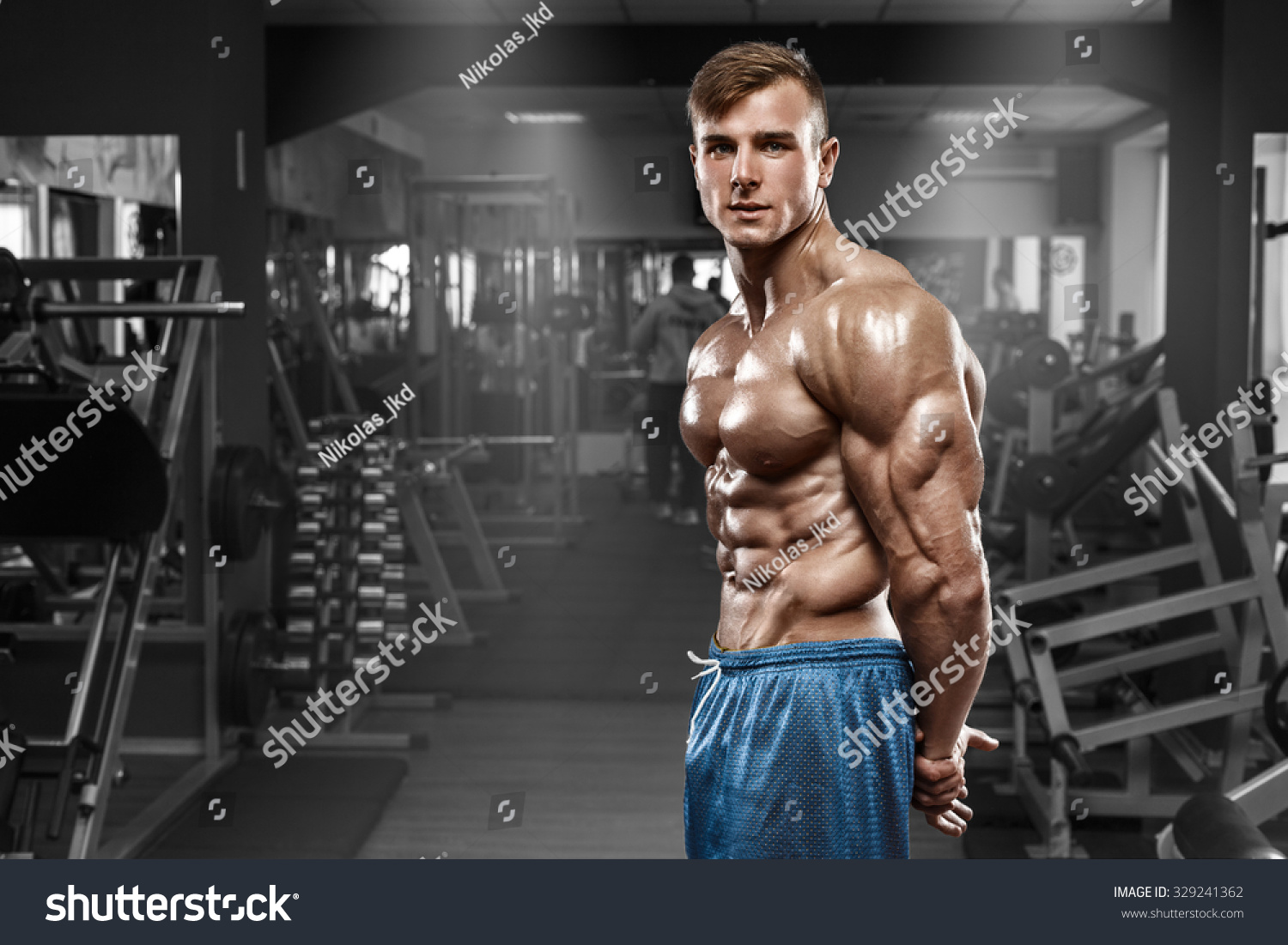 male naked gym