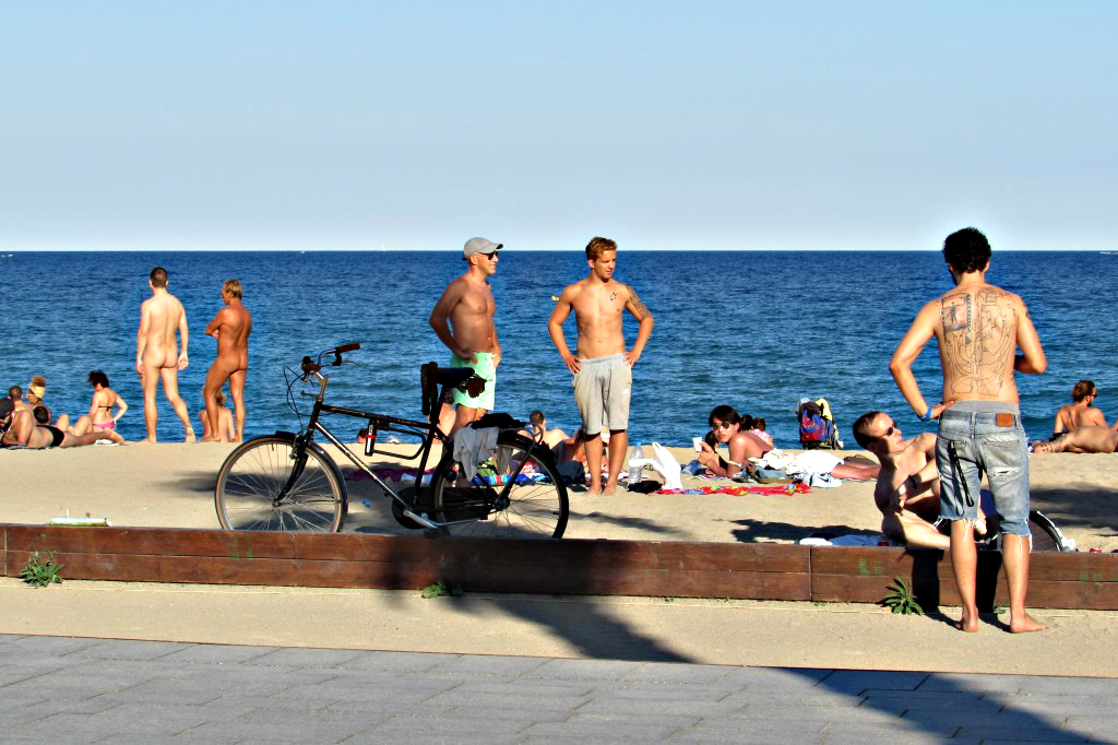 daniel stannard recommends naked beach barcelona pic