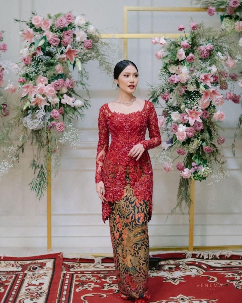 kebaya merah full