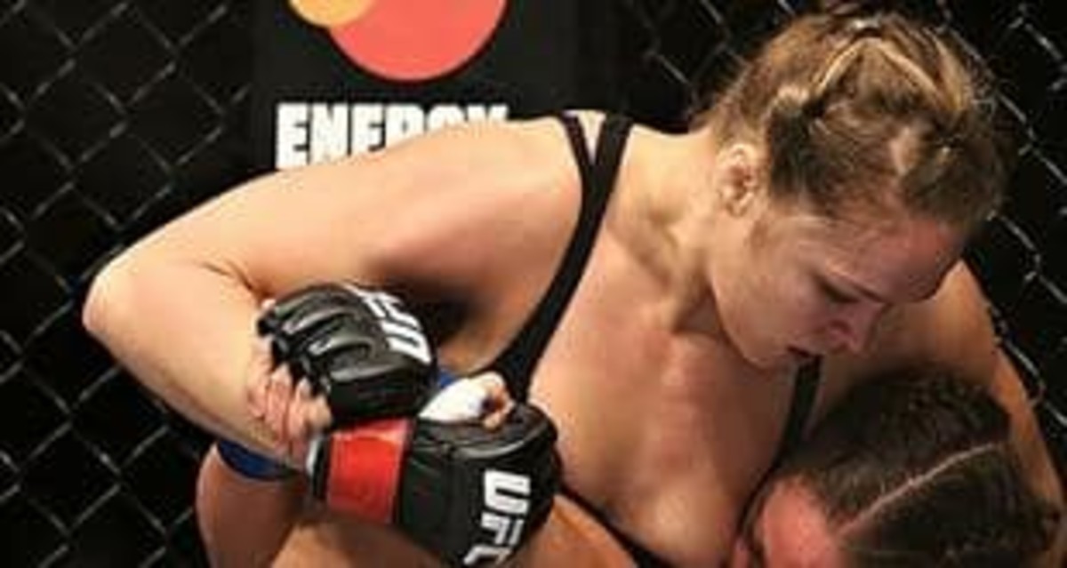 courage smith share ronda rousey cameltoe photos