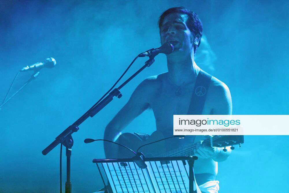 charles morone add photo naked at concert