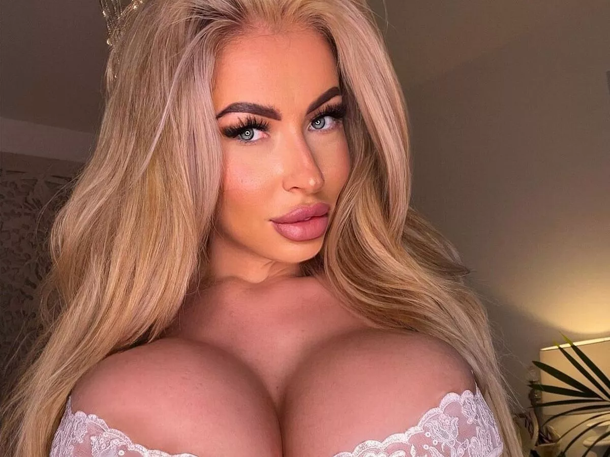 bonnie l cox recommends bimbofication tits pic