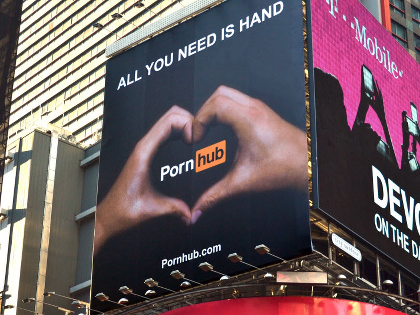 christopher j hooker recommends How To Upload To Pornhub