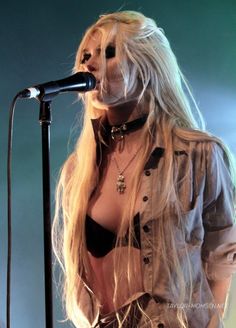 chris caffrey recommends taylor momsen sexy pic