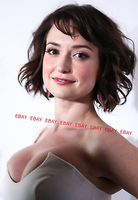 derin ball add milana vayntrub sexy photo