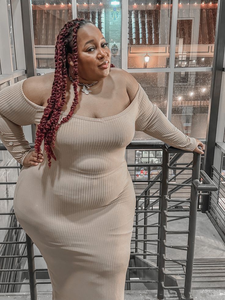 arielle hinds recommends Naked Curvy Women