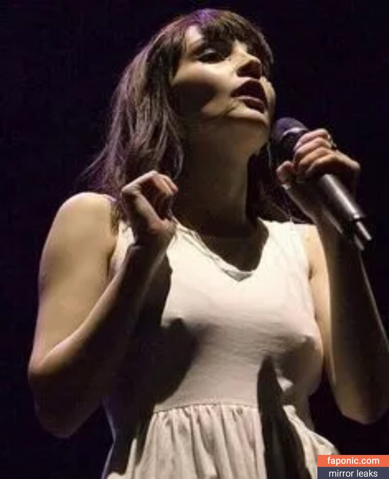 david reddington recommends lauren mayberry nude pic