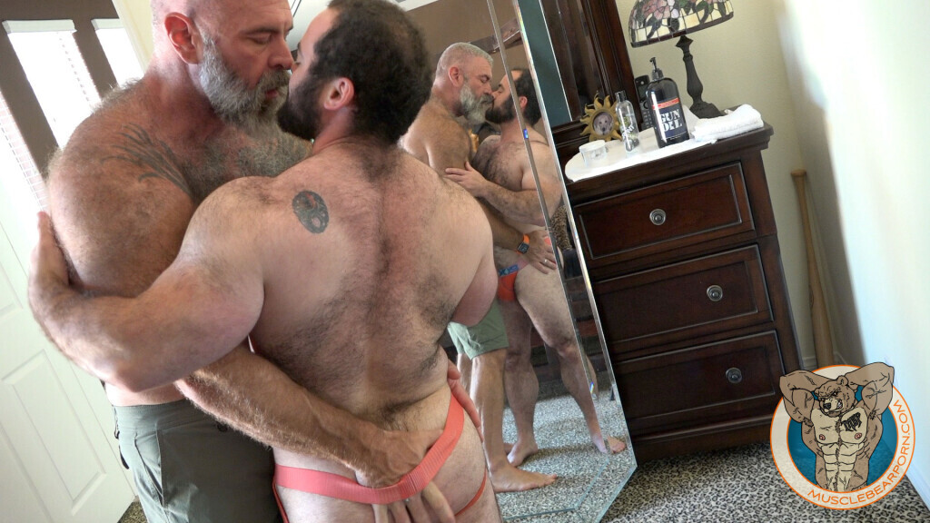 hairy bodybuilder porn