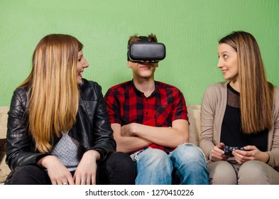 carl darden recommends Virtual Reality Threesome