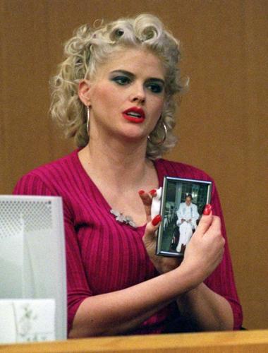 amy c reed recommends anna nicole smith bath pic