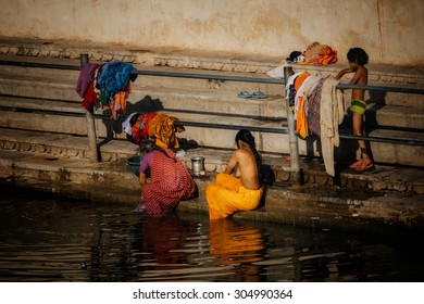 burhanuddin bohra recommends hidden indian bath pic