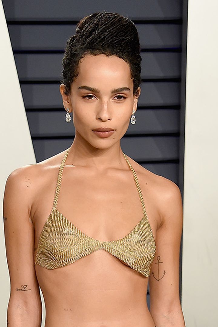 Zoe Kravitz Bikini lesbo action