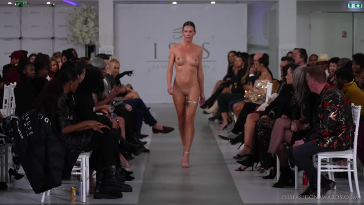 donovan coetzee recommends Nudes On The Runway