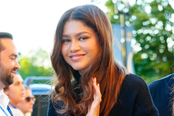 zendaya slipping