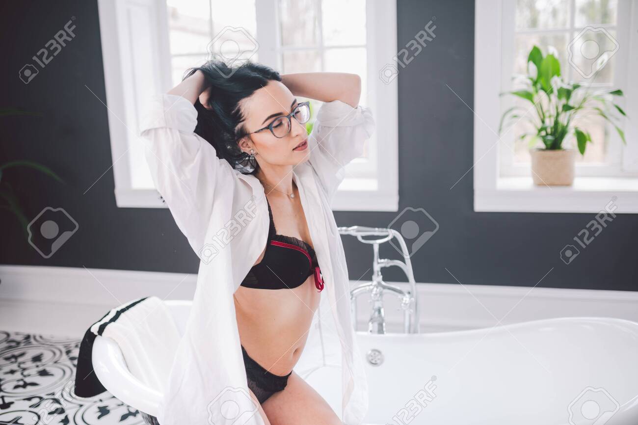 alicia bradbury recommends sexing in bathtub pic