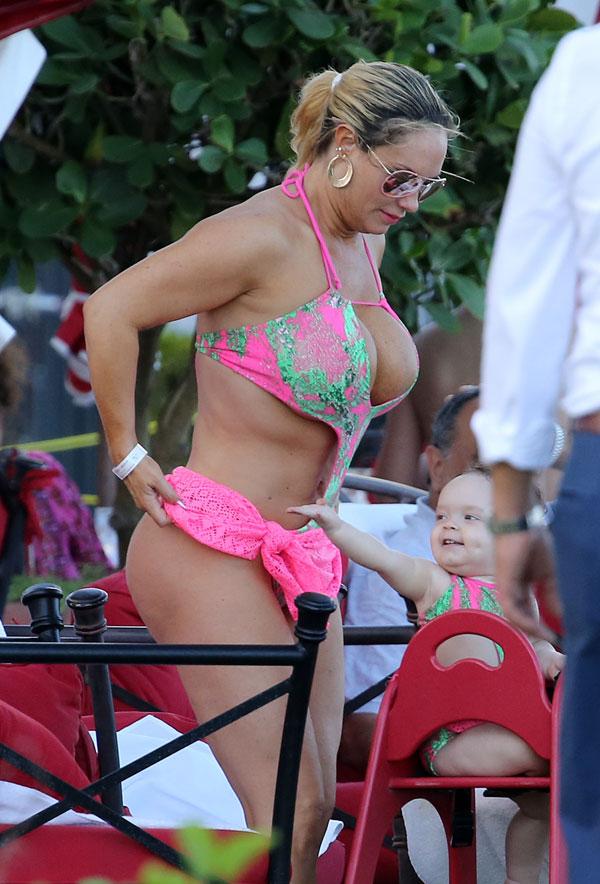 sexy mom bikini