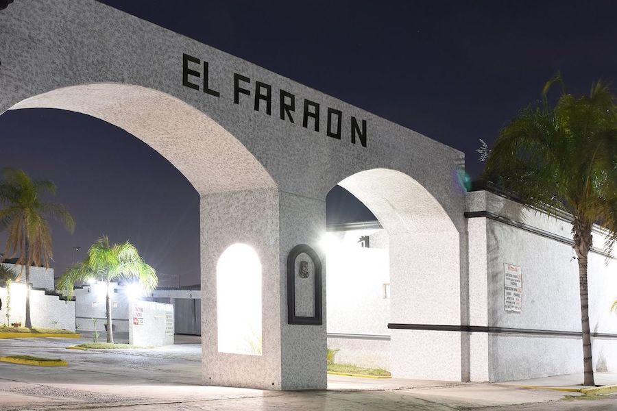 damian arnold recommends Faraon Motel