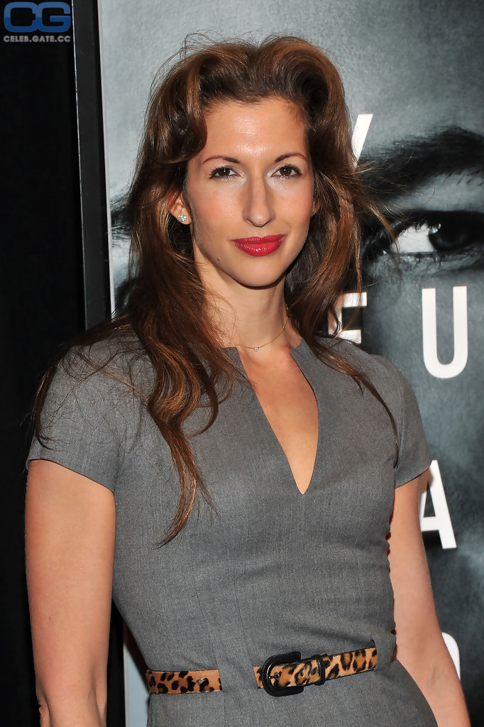 chris gruen recommends alysia reiner nude pic