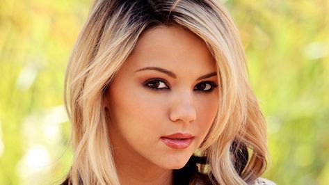 bassima arda recommends ashlynn brooke height pic