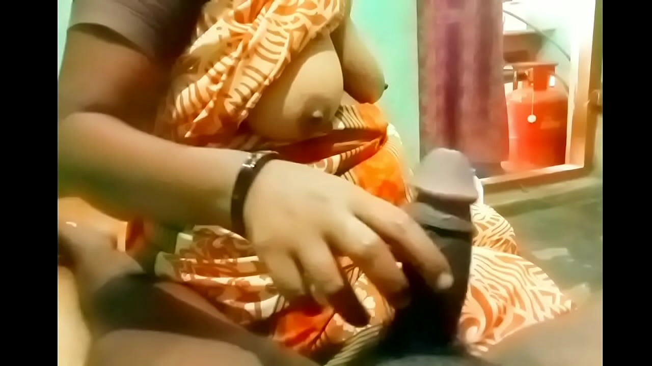 Best of Aunty hand jobs