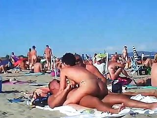 Beach Sexxx and asslicking