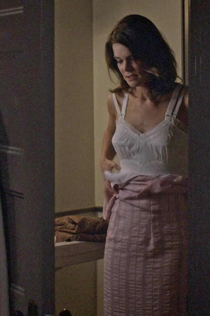 alana hindle recommends betsy brandt nude pic