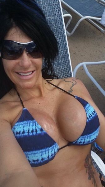 anissa eddie add photo bikini milf mom